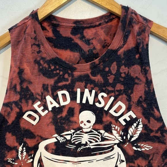 “Dead inside but caffeinated“ tie-dye cropped T-shirt raw edge size medium - Picture 2 of 7